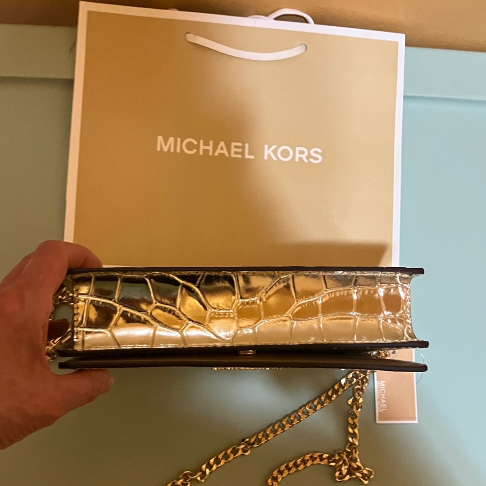 Michael Kors Jet Set Pale Gold Croc-Embossed leather Crossbody Bag - Picture 4 of 9